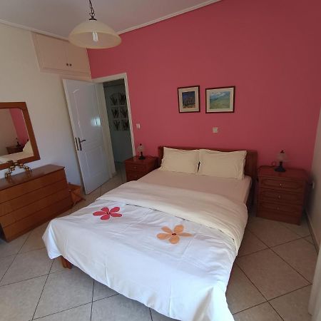 Thalia Apartment In Kalamata, 15' Walk From The City Center And The Beach Dış mekan fotoğraf