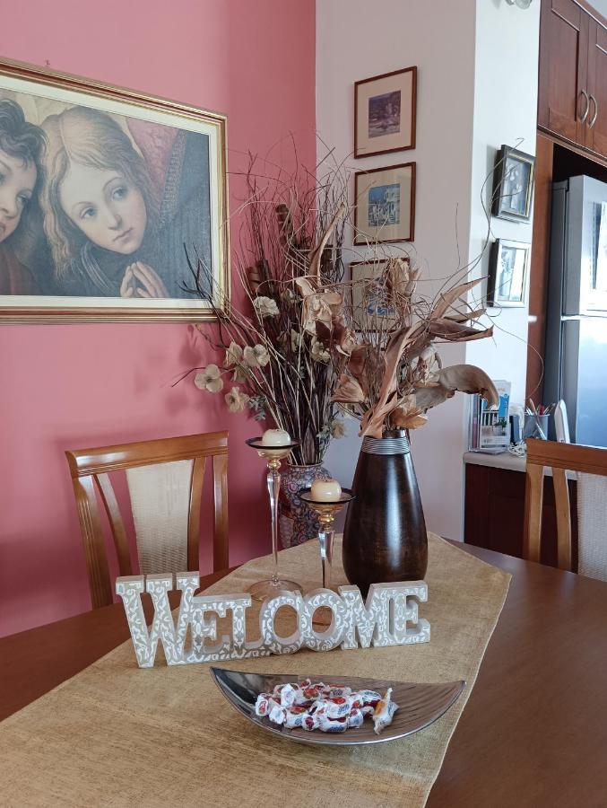 Thalia Apartment In Kalamata, 15' Walk From The City Center And The Beach Dış mekan fotoğraf