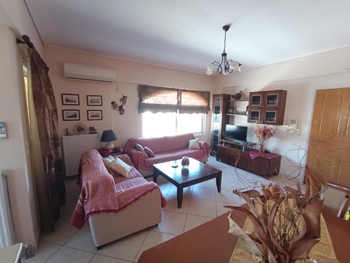 Thalia Apartment In Kalamata, 15' Walk From The City Center And The Beach Dış mekan fotoğraf
