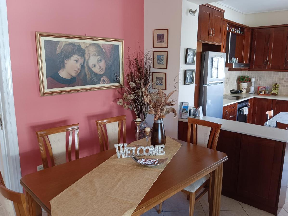 Thalia Apartment In Kalamata, 15' Walk From The City Center And The Beach Dış mekan fotoğraf